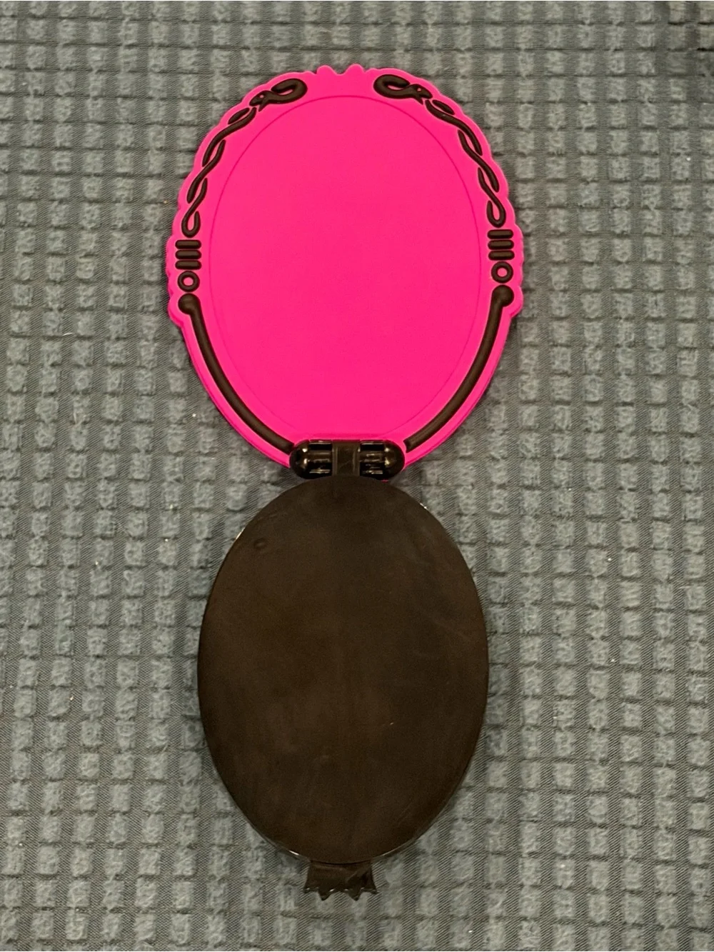 Wet n Wild Disney Villains Compact Mirror